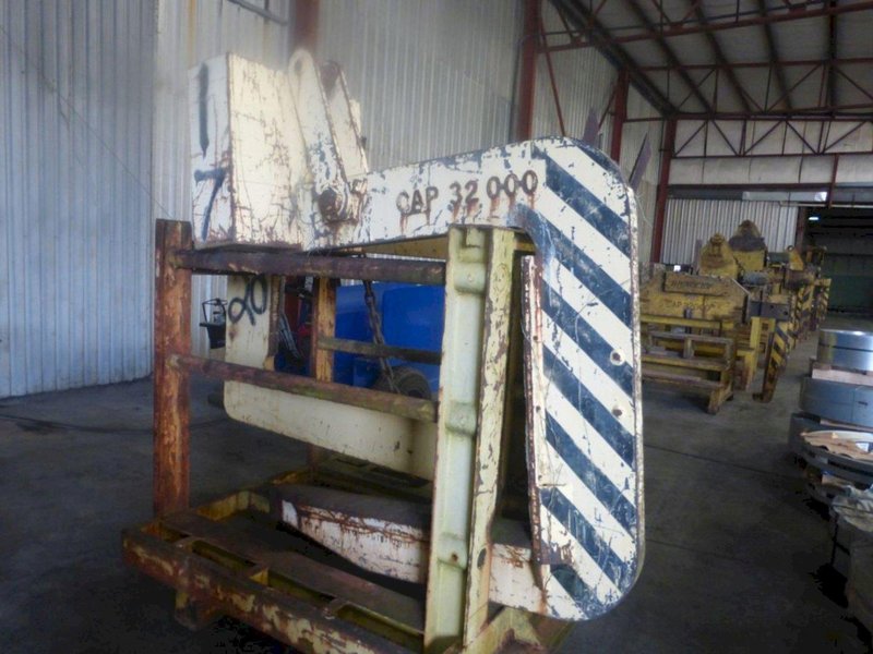 32,000 LB X 38" BRADLEY COIL LIFT C HOOK: STOCK 13229