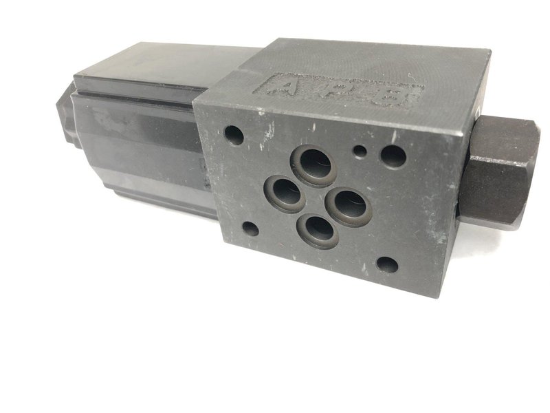 HIDRAMAN HYDRAULIC SOLENOID OPERATED DIRECTIONAL VALVE SWH-G02-B2-A120-20: STOCK #14405