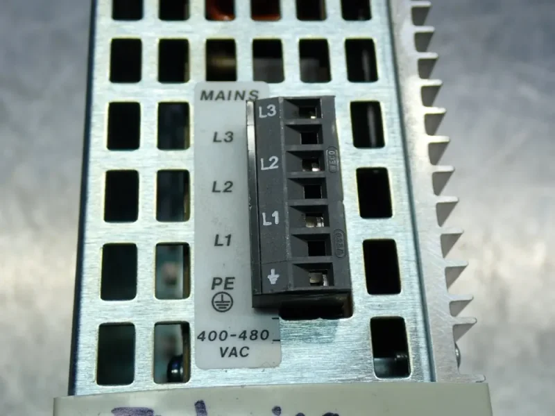 ALLEN BRADLEY 1.0KW, 2.0A OUTPUT, 2.7A INPUT KINETIX SINGLE-AXIS SERVO DRIVE  -  2097-V34PR3-LM