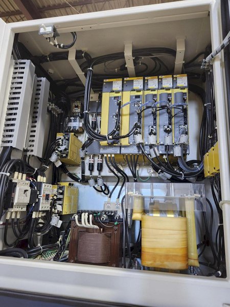 YASDA YMC 430 Ver. II 5-Axis CNC Vertical Machining Center, 40K RPM, Trunnion Table, 32 ATC, HSK-E32, Fanuc 31i-B5, Hard Milling, LOW HOURS, Year: 2017