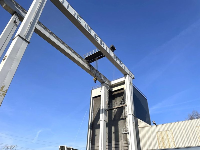 SWF - Gantry Crane 70 ton + 5 ton x 25 meter