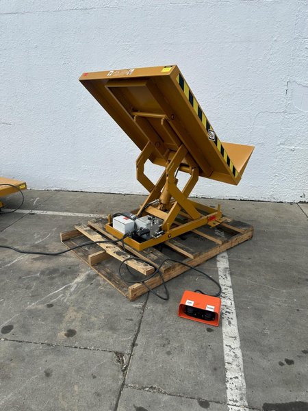 4000 LB PRESTO ECOA MODEL #CLTLT HYDRAULIC  TILTING LIFT TABLE: STOCK #78097