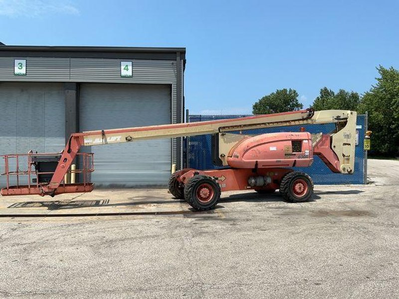 JLG INDUSTRIES 1000 LBS PROPANE TELESCOPING MAN LIFT   -  800A
