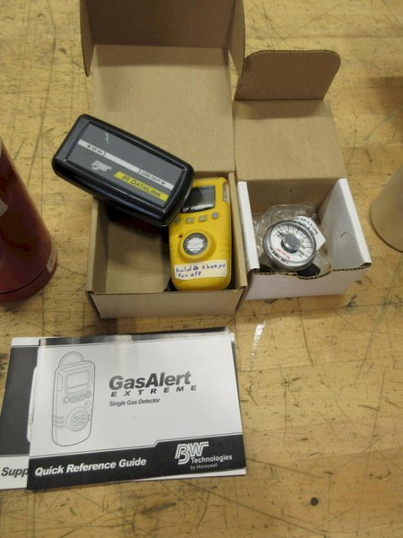 Electronic Gas Detectors with Reference Cylinders and Manuals- Auction Item