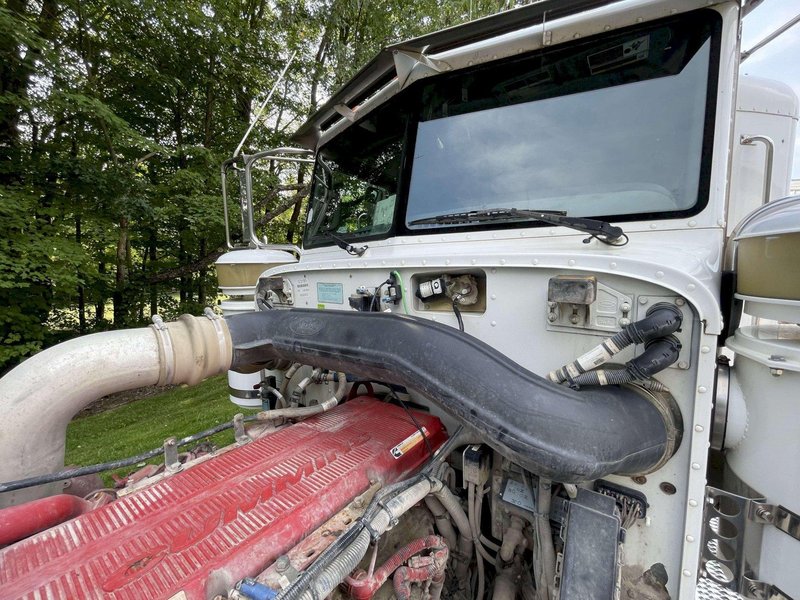 2011 Peterbilt 367 Flat Top 
w/36” Sleeper and an Air Compressor