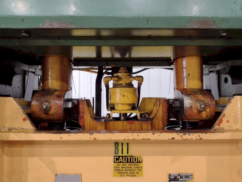 75 TON L&amp;J NO. EM275-42-24 HIGH SPEED STRAIGHT SIDE STAMPING PRESS. STOCK # 0778525