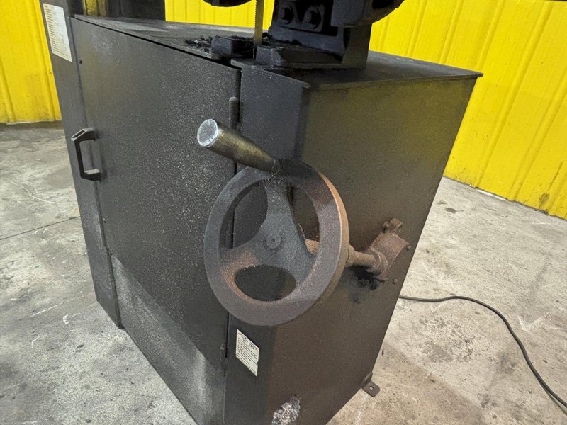 18" DAYTON MODEL #4TK02 VERTICAL BANDSAW W/ BLADE WELDER: YOBRO #23855