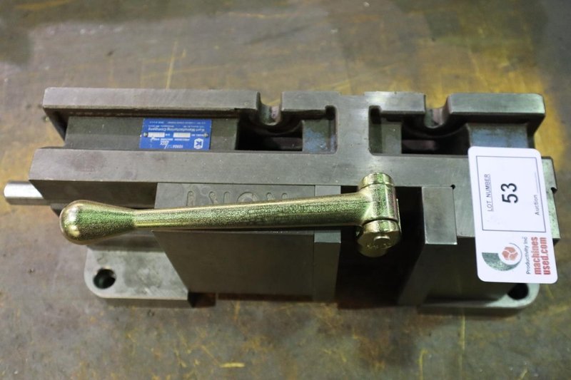 Kurt 3600V 6" machine Vise, Mounted Horizontally Onto Plate, Steel Jaws, Handle- Auction Item