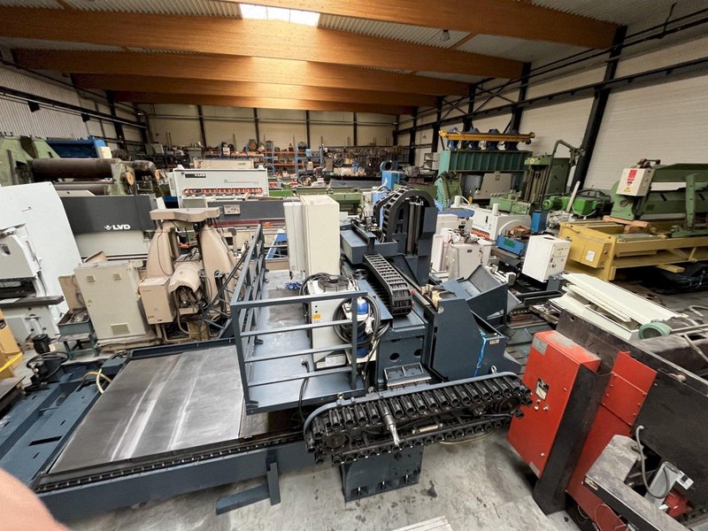 Johnford X: 4100 - Y: 2800 - Z: 800 mm CNC 5 axes