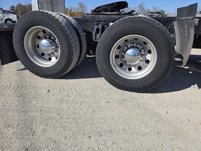 PETERBILT 567 - Trucks