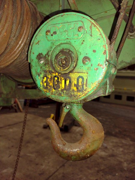 2 TON P&amp;H POWERED CABLE HOIST, WITH ROLLING TROLLEY: YOBRO #25083