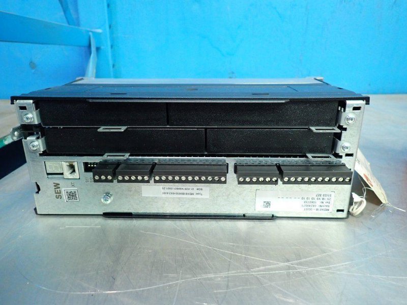 SEW EURODRIVE 4 HP MOVIDRIVE B INVERTER  -  MDX61B0030-5A3-4-00