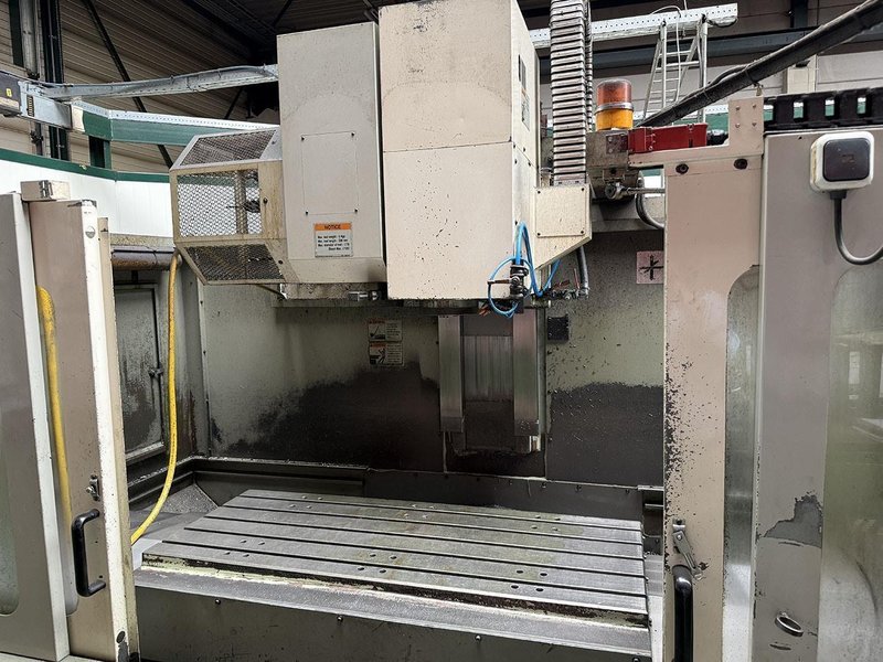 Victor - X: 1050 - Y: 560 - Z: 560 mm CNC
