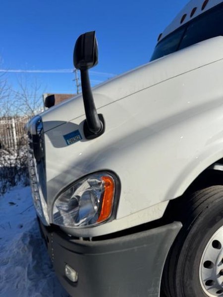 Freightliner Cascadia 125 Sleeper Truck – 2015