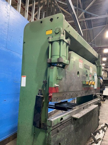 CINCINNATI 135 TON PRESS BRAKE  -  135 CB X 10 FT