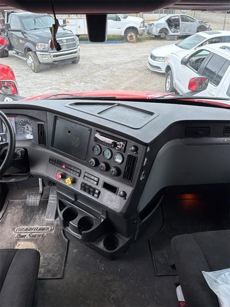 2020 Freightliner Cascadia 1FUJHHDV5LLLC1671