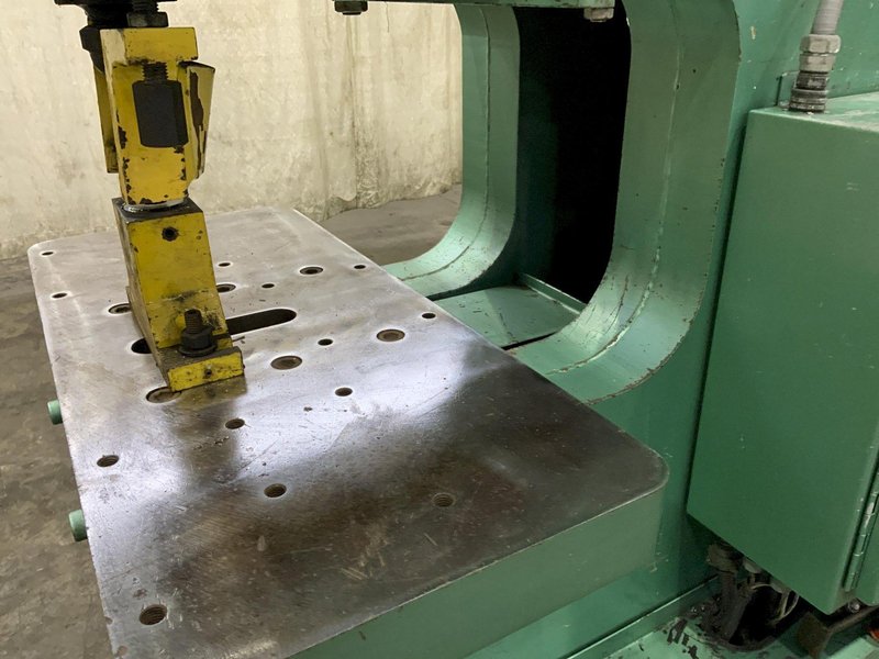 110 TON PIRANHA MODEL # PII 110 HYDRAULIC IRONWORKER: STOCK #80727