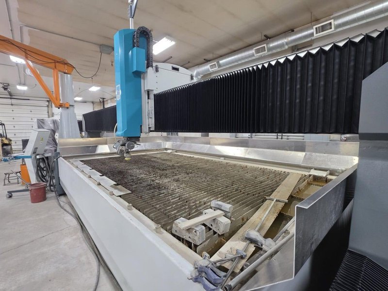 6′ x 12′ Flow Mach 500 Waterjet, 2022 – 90,000 PSI