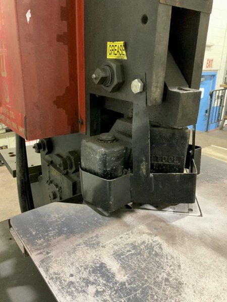 30 TON EDWARDS HYDRAULIC IRONWORKER: STOCK #80592