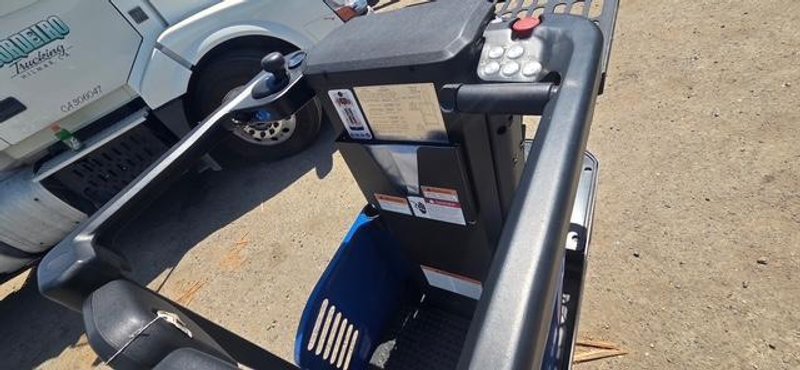 Mitsubishi FG25N 5,000 lb Pneumatic Tire LP/Gas Forklift, 2013 – Warehouse &amp; Yard Lift Truck (2)