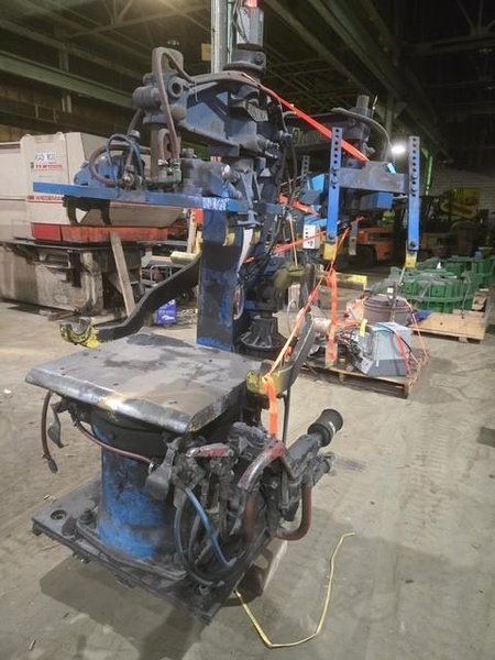 Osborn model 3161-8 rotolift molding machine s/n 16467-J with matchplate handler