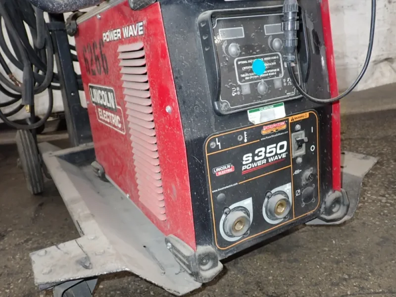 LINCOLN 350 AMP WELDER  -  POWER WAVE S350