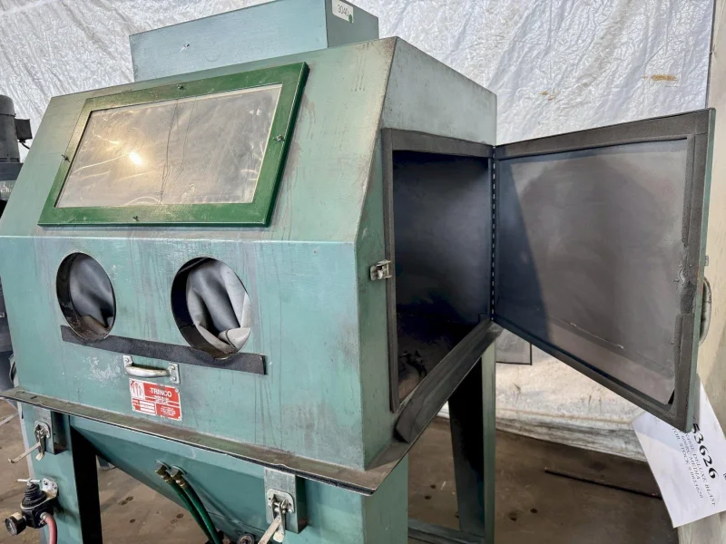 40" x 40" TRINCO 40X40SE DELUXE MANUAL BLAST CABINET &amp; DUST COLLECTOR: YOBRO #25758