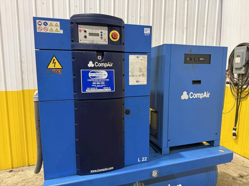 20 HP COMPAIR MODEL #LFR2A ROTARY SCREW AIR COMPRESSOR WITH DRYER: YOBRO #25816