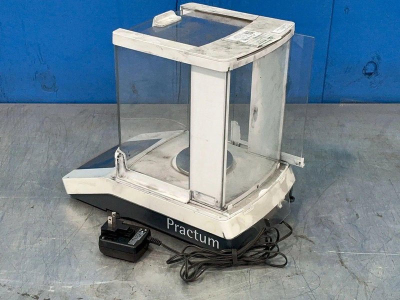 SARTORIUS ANALYTICAL BALANCE  -  PRACTUM224-1S