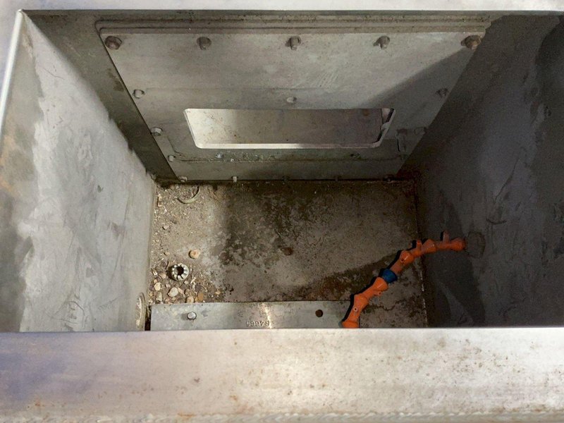CONAIR 15” X 240” X 13” VACUUM TANK