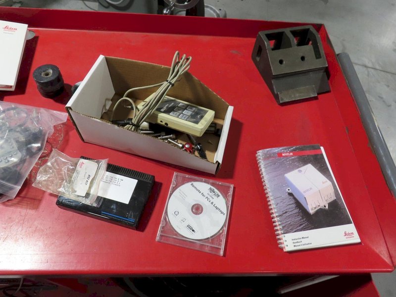Leica Leicatracker Portable 3D Measurement System with Leica Nivel 20 Level, Rolling Work Station with Leica LT Controller Base- Auction Item
