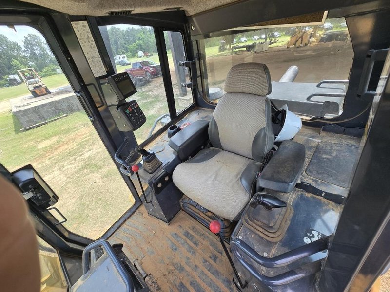 2020 John Deere 655K-Crawler Loader 1T0655KXLLF386042