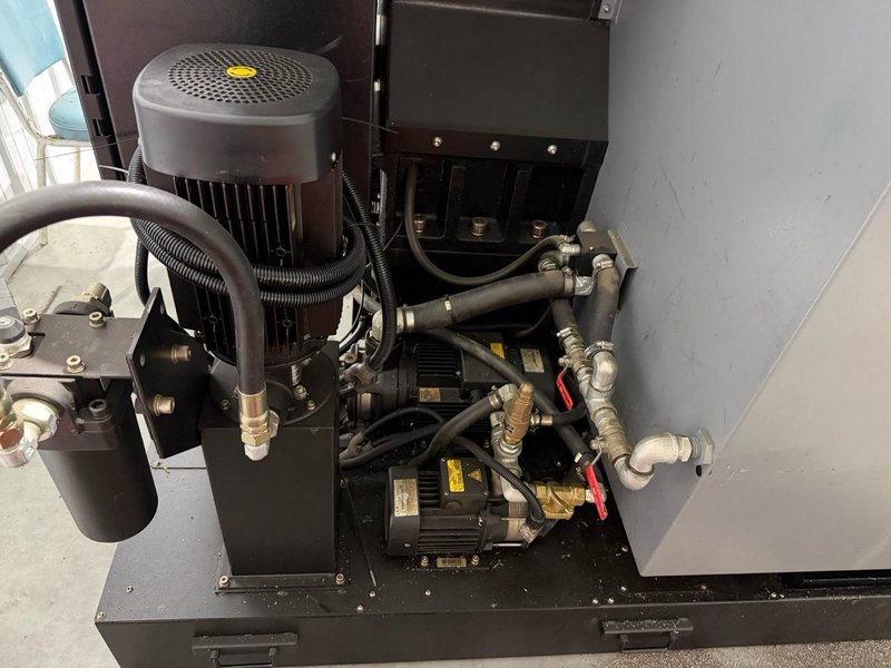 Hurco VMX30Di VMC, 2019 – H-200 4th Axis Rotary, Renishaw Tool Setter, Thru Spindle Coolant