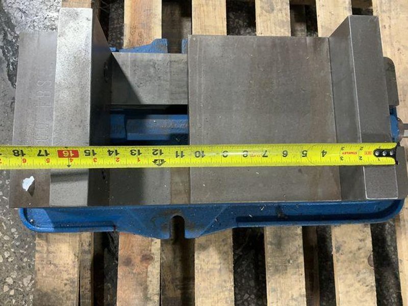 Kurt Manufacturing  10” Vise  - D100
