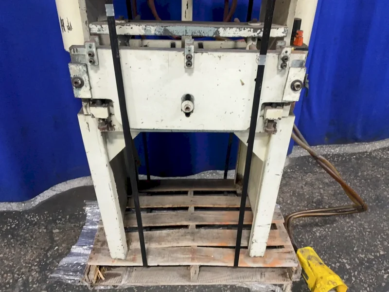 Bantam 110 Psi Press Brake - 24 / 12ton