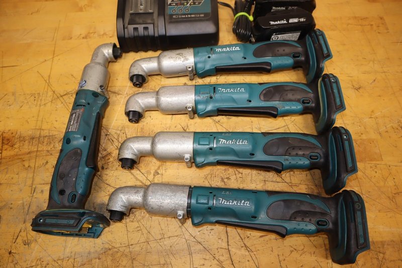 Makita XLT01 18V LXT Angle Impact Driver (5) | Batteries &amp; Charger Included- Auction Item