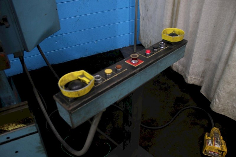 55 TON X 6' NIAGARA HYDRAULIC PRESS BRAKE: STOCK 61951