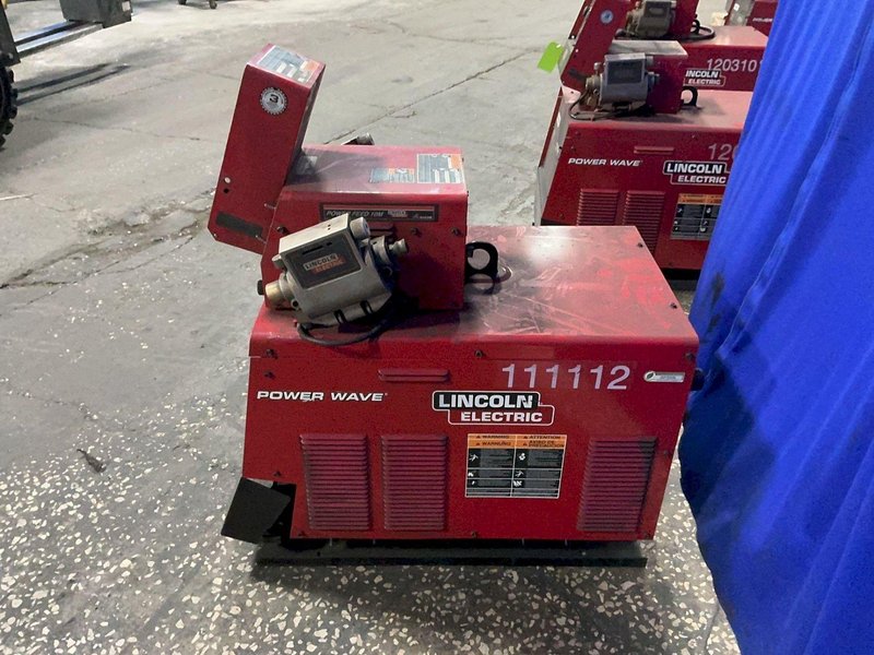 LINCOLN ELECTRIC 82 A MIG WELDER  -  455M POWER WAVE