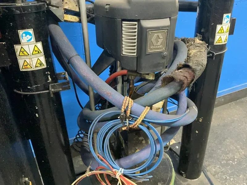GRACO 123 PSI AIR, 3000 PSI FLUID THERM-O-FLOW HOT MELT SYSTEM  -  TOF200-A-2A1P64BENNN1NNNN