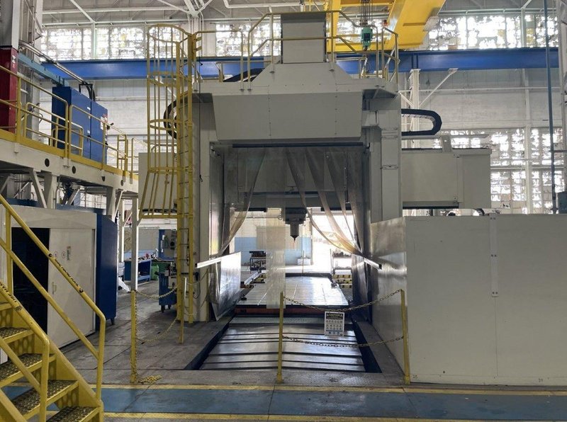 Ingersoll MasterMill 5-Axis CNC Bridge Mill, X-196″ w/Pallet Shuttle USED