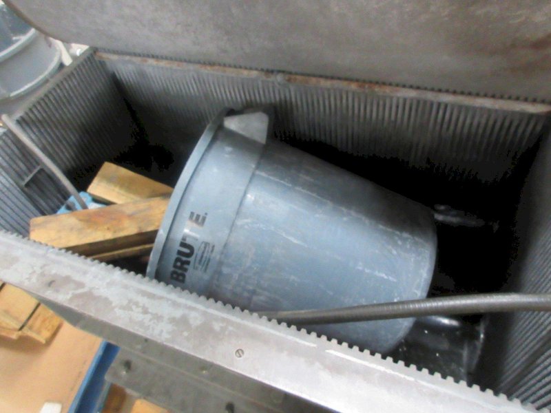 Mr. Deburr DB600 6.5 Cubic Foot Vibratory Media Deburring Unit- Auction Item