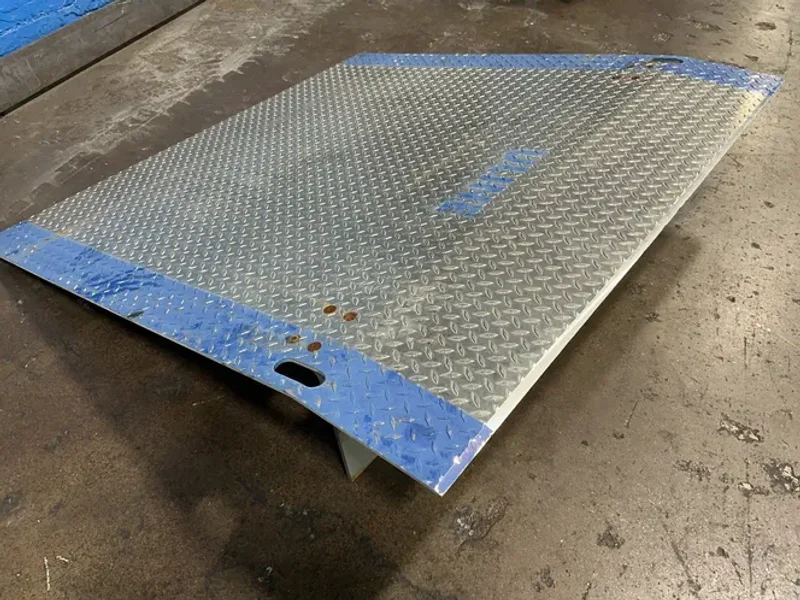 ULINE 60” X 60” DOCK PLATE
