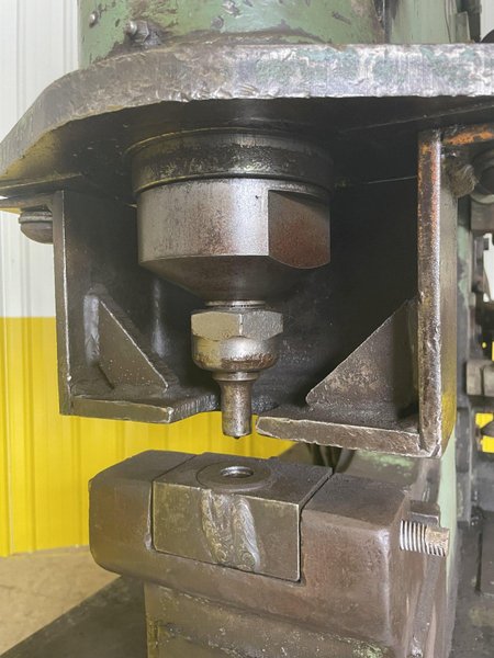 95 TON HILL ACME MODEL #6 HYDRAULIC IRONWORKER: STOCK #14712