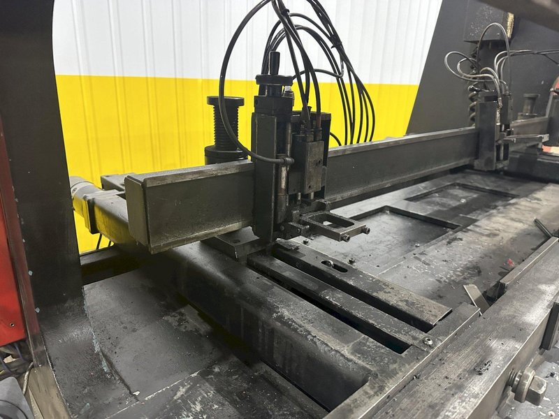 80 TON x 8' AMADA MODEL #RG-80 HYDRAULIC PRESS BRAKE NC9-EX CONTROL: STOCK #19753