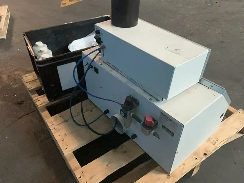 COMCO / ACCUFLO 14” X 24” X 12” MICRO-ABRASIVE BLASTER   -  AF10-T-1