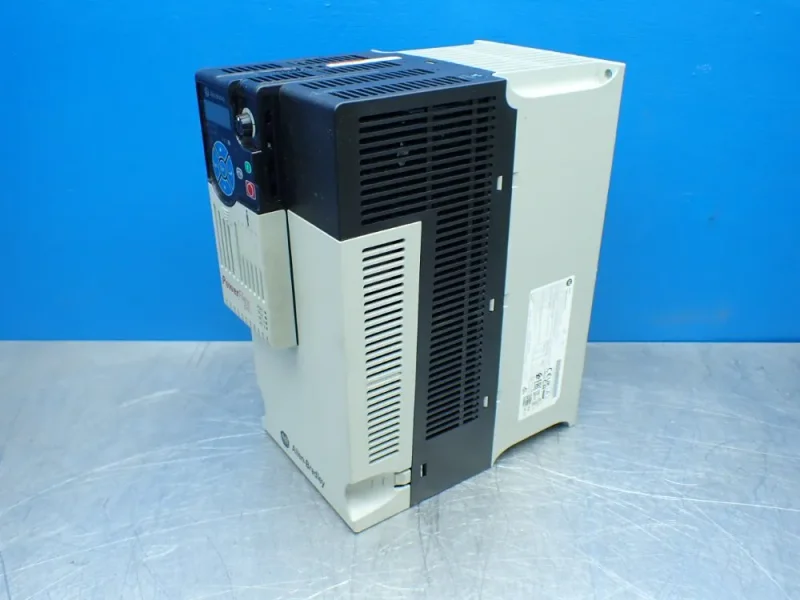 ALLEN-BRADLEY POWERFLEX 525 AC SERVO DRIVE  -  25B-D024N104