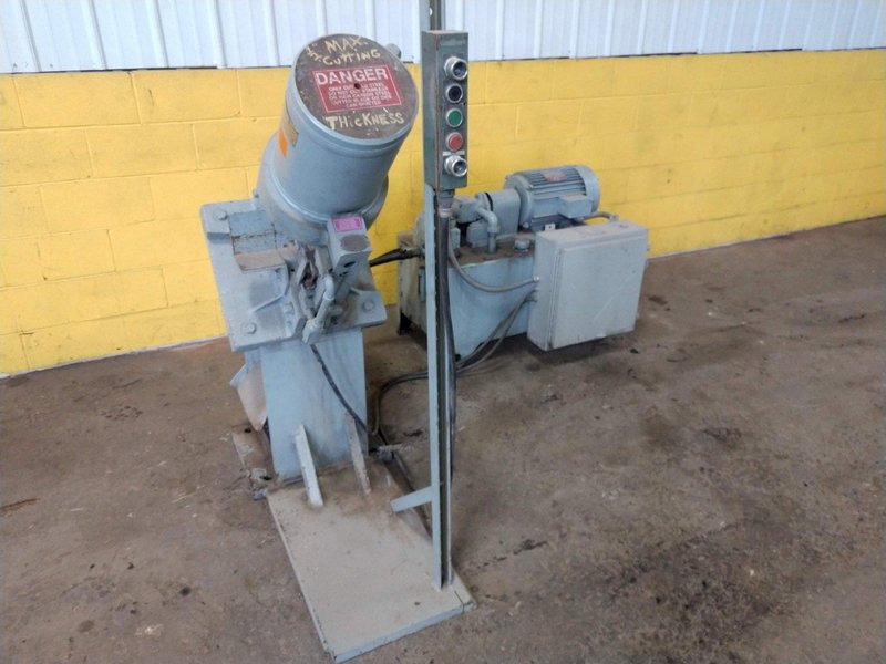 6" X 6" X 1/2" WHITNEY MODEL 609-250 HYDRAULIC ANGLE SHEAR