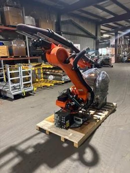 Kuka KR 120 R2700-2 / FLR Robot System w/ KR C4 NA UL Cabinet Controller, 2021