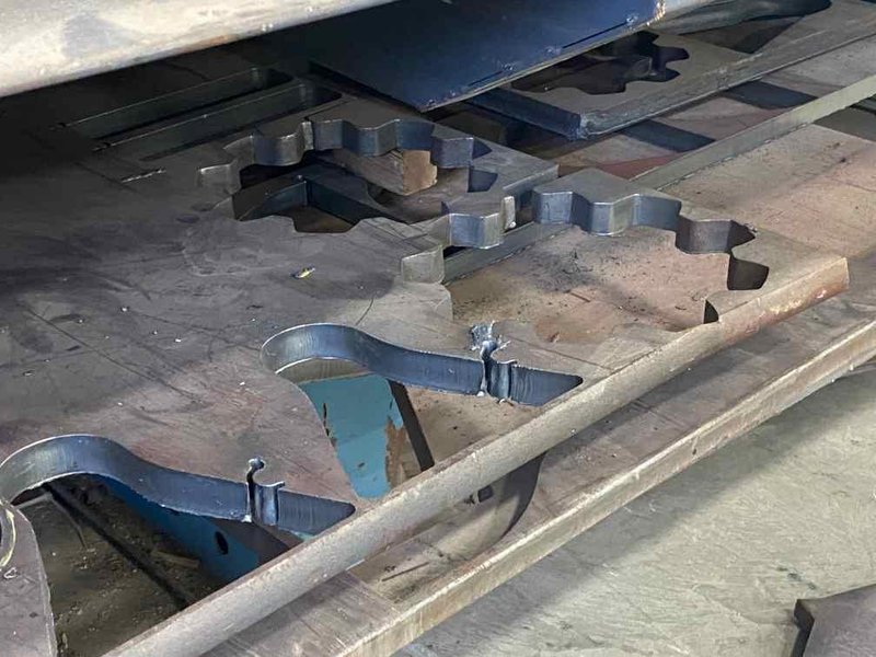 7′ x 21′ Taurus 2000 CNC Plasma Table, 1999 – HPR 130, 2008 software upgrade