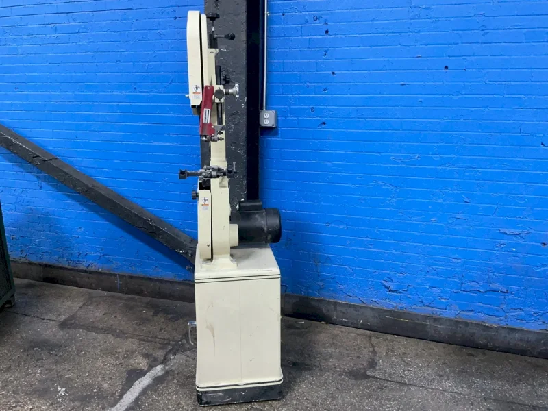 SHOP FOX 14” VERTICAL 14” BANDSAW   -  W1706